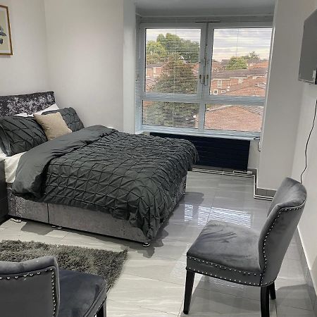 Luxurious 2-Bed Apartment In Woolwich Лондон Экстерьер фото