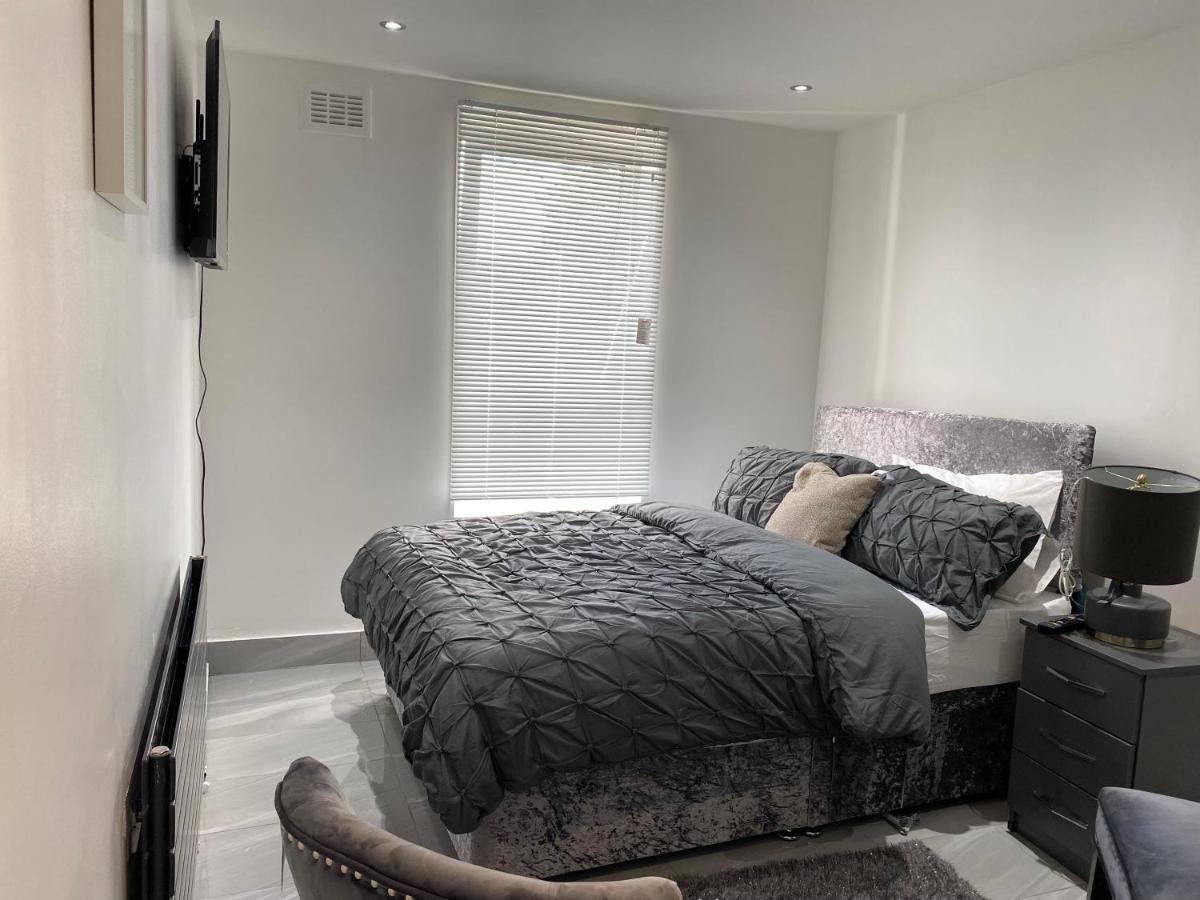 Luxurious 2-Bed Apartment In Woolwich Лондон Экстерьер фото