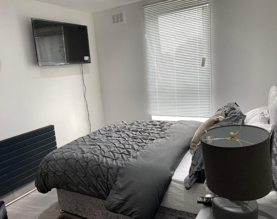 Luxurious 2-Bed Apartment In Woolwich Лондон Экстерьер фото