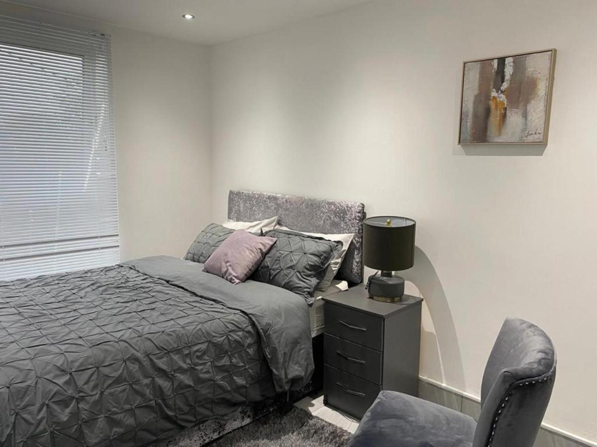 Luxurious 2-Bed Apartment In Woolwich Лондон Экстерьер фото