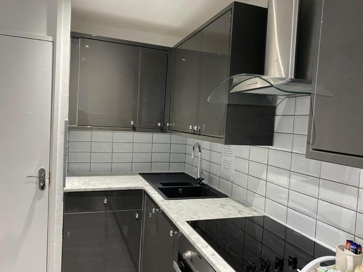Luxurious 2-Bed Apartment In Woolwich Лондон Экстерьер фото