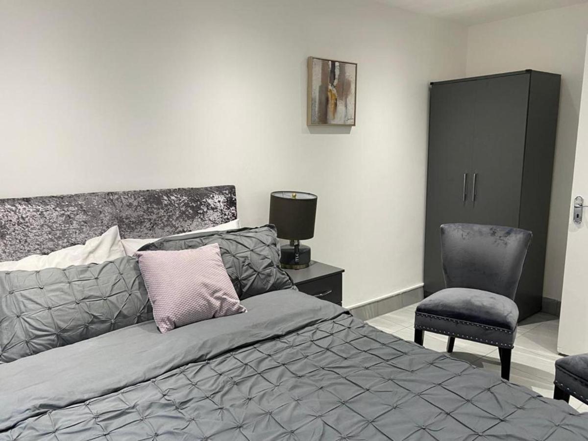 Luxurious 2-Bed Apartment In Woolwich Лондон Экстерьер фото